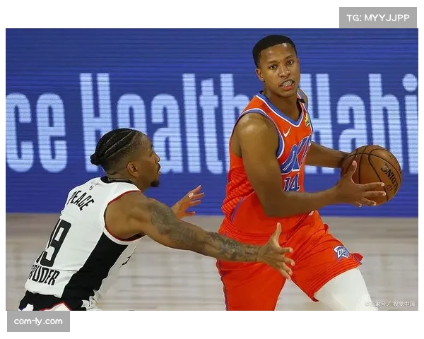 战报:雷霆凭借出色的转换防守与快攻得分,逆转战胜对手 战报:雷霆凭借出色的转换防守与快攻得分,逆转战胜对手