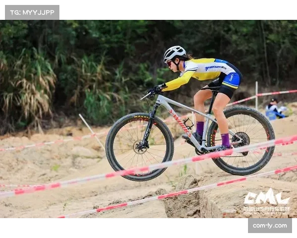 伍志帆日本静冈站女子精英组XCO亚军，云南女将国际赛场表现亮眼